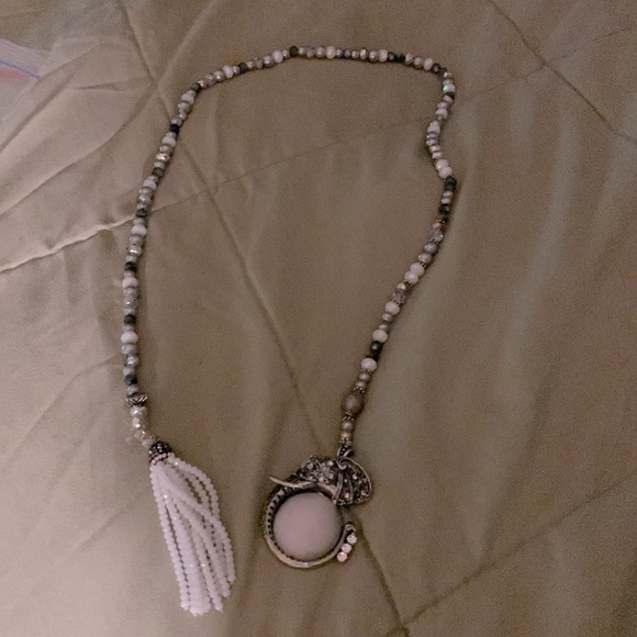 HANDMADE WOMANS BEADED NECKLACE - Picture 1 of 3
